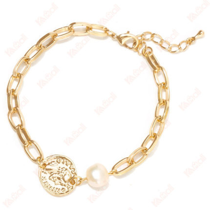 trendy bracelet decorated with single pearl